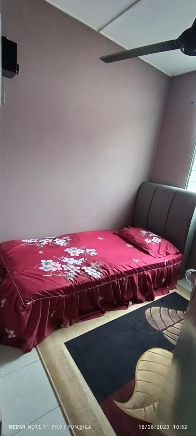 Homestay Rezeki 바투가자 외부 사진